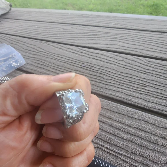 Elegant Silpada Up Town Ring with Clear Gemstone - Picture 6 of 8